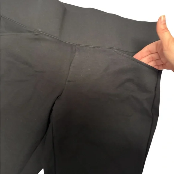 Torrid Black Pixie Pants, Capri Pant 1X (14) - Picture 2 of 6